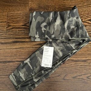Brand new athleta ultimate camo 7/8 tight size med